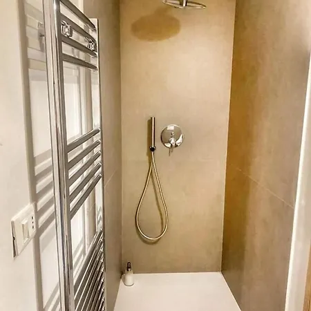 بيت ضيافة Roof Garden Di Charme